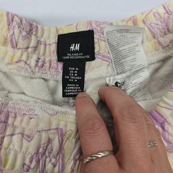 H&M Relaxed Fit MTV Print Sweat Shorts Women's Medium Pink Yellow - Picture 2 of 6